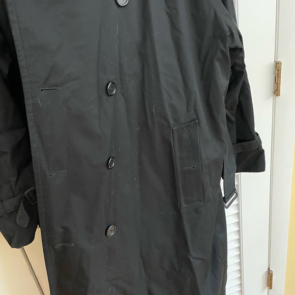 Burberry Men’s 2XL Double-Breasted Belted Long Trench Coat in Black - Picture 7 of 11
